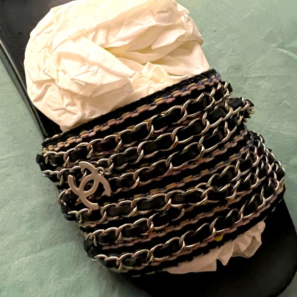 Chanel Slides - Picture 5 of 5